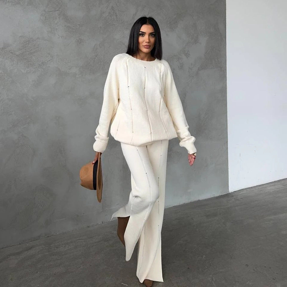 Comfortable knitted set for women with a modern cut and discreet accents Lune London