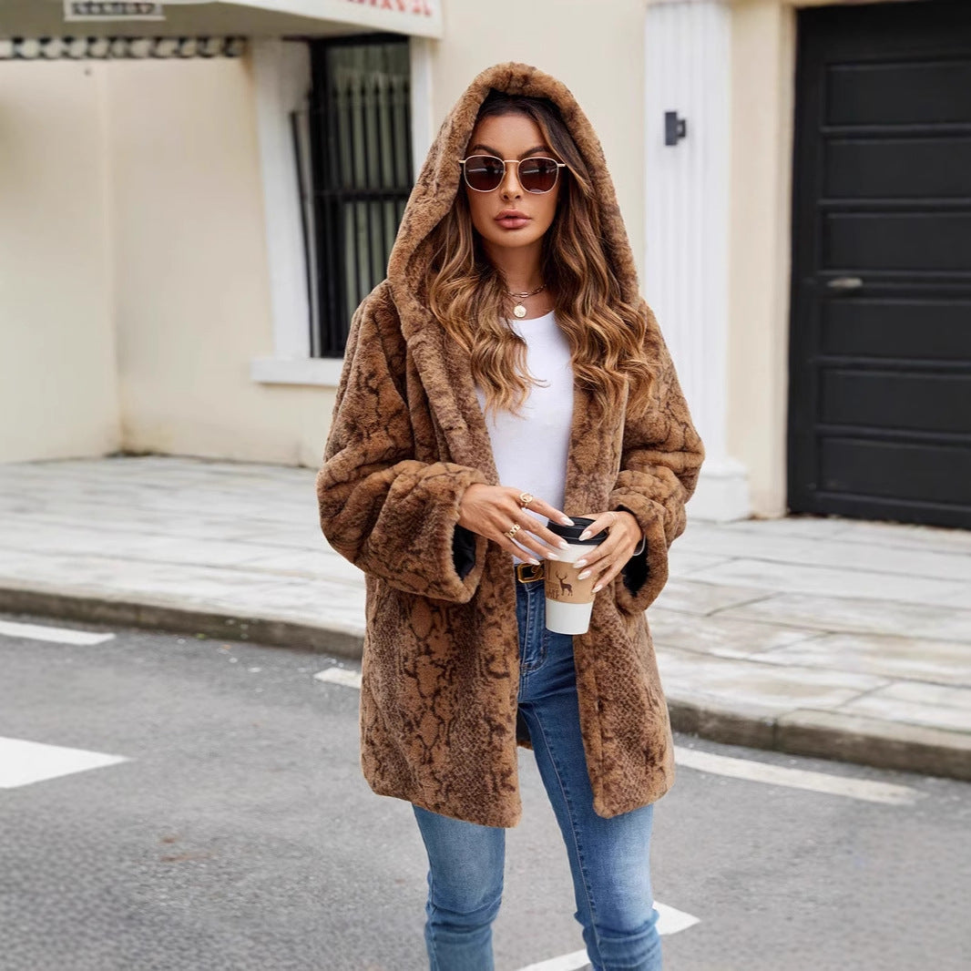 Ladies Furry Parka with hood and elegant cut Lune London