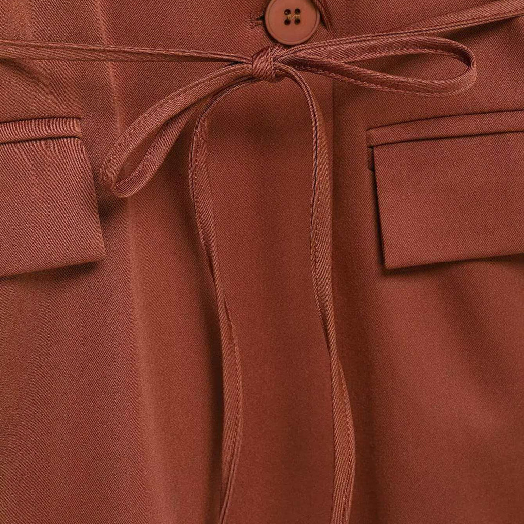 Veste blazer à la mode pour femmes avec coupe ajustée et manches larges Chic & Stil