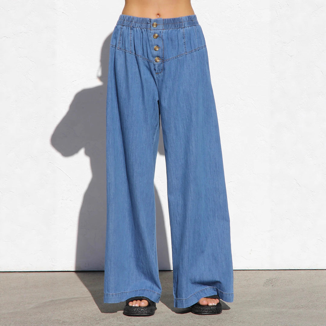Pantalon en denim large pour femmes avec taille élastique et détails de boutons Chic & Stil