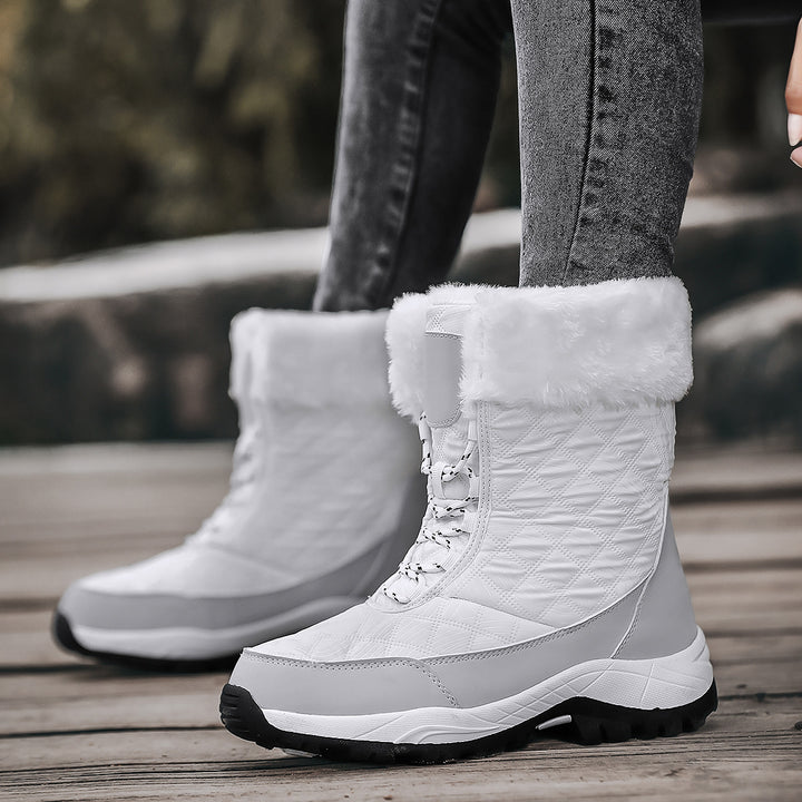 Women's winter boots with warm lining and non-slip sole Lune London