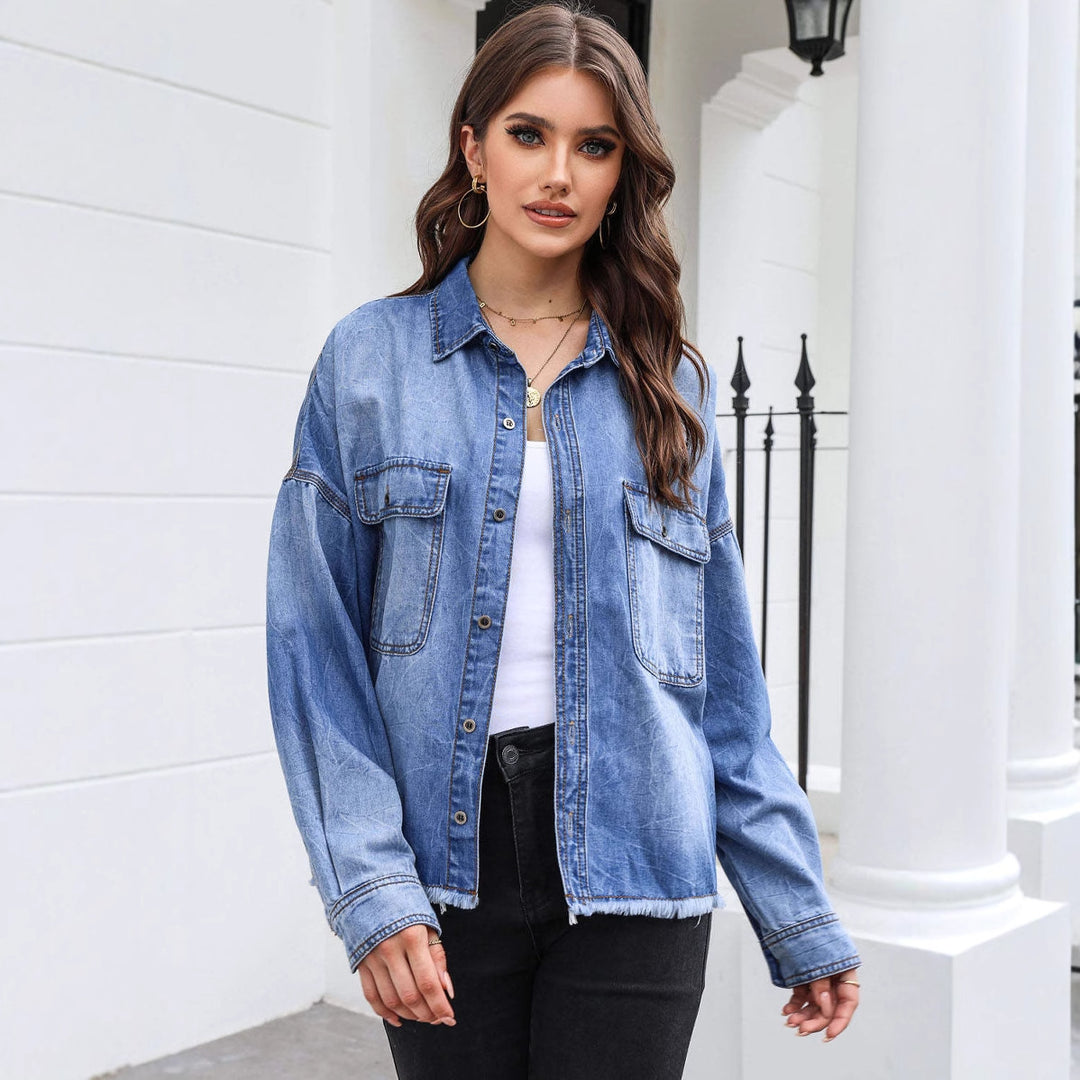 Oversized casual style women's denim jacket with frayed details Chic & Stil