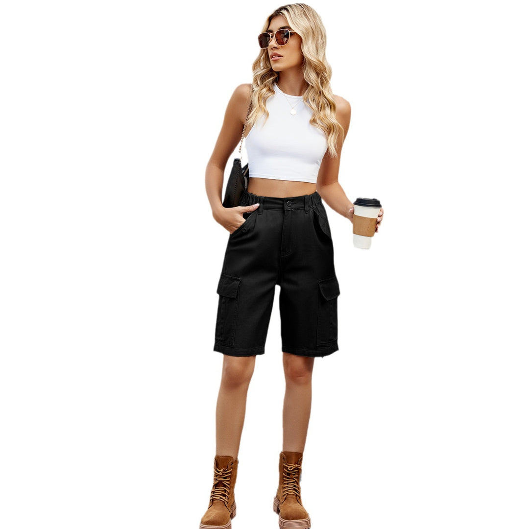 High-waisted cargo shorts for women with practical side pockets Lune London