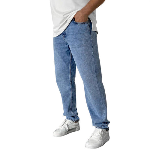 Casual men's jeans with modern relaxed fit and versatile washes Lune London