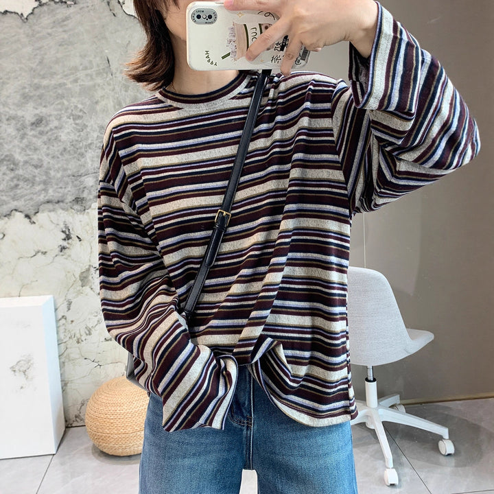 Women's casual long-sleeve shirt with modern striped pattern Chic & Stil