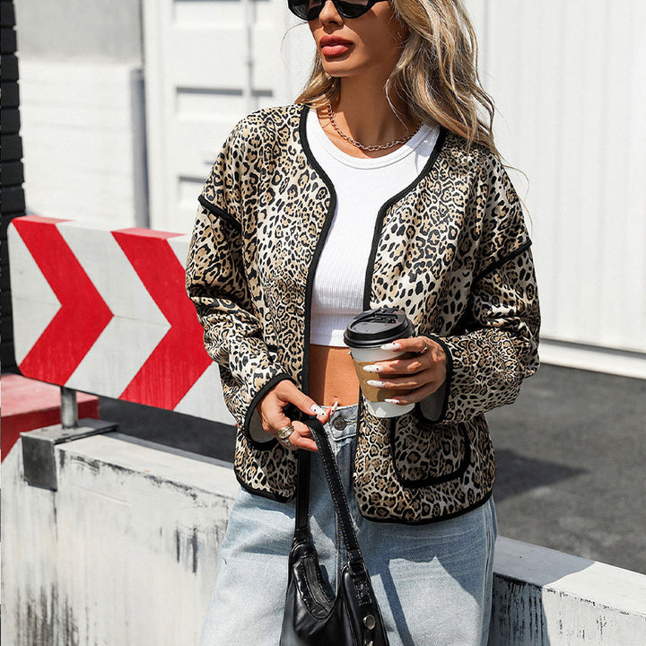 Casual women's jacket with leopard print, open pockets and contrasting details Lune London