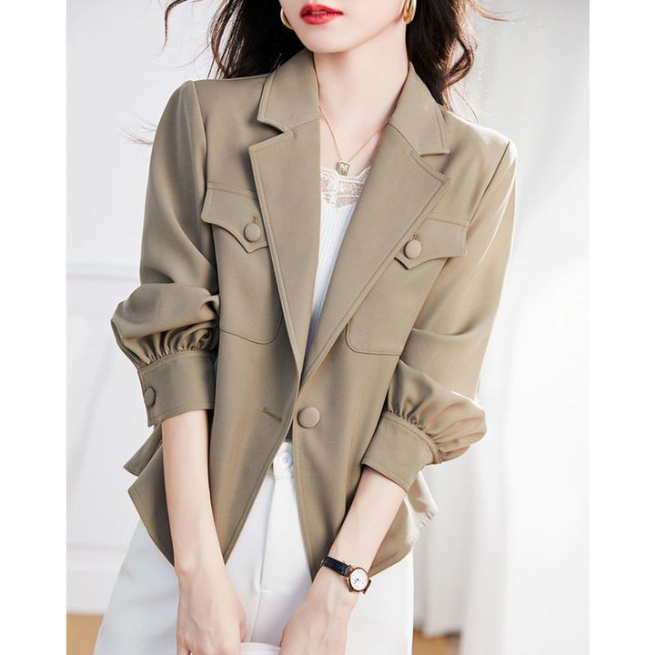 Blazer élégant pour dames avec des manches bouffantes structurées Chic & Stil