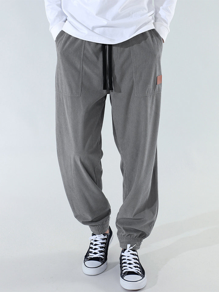 Comfortable casual pants for men with elastic waistband and relaxed fit Lune London