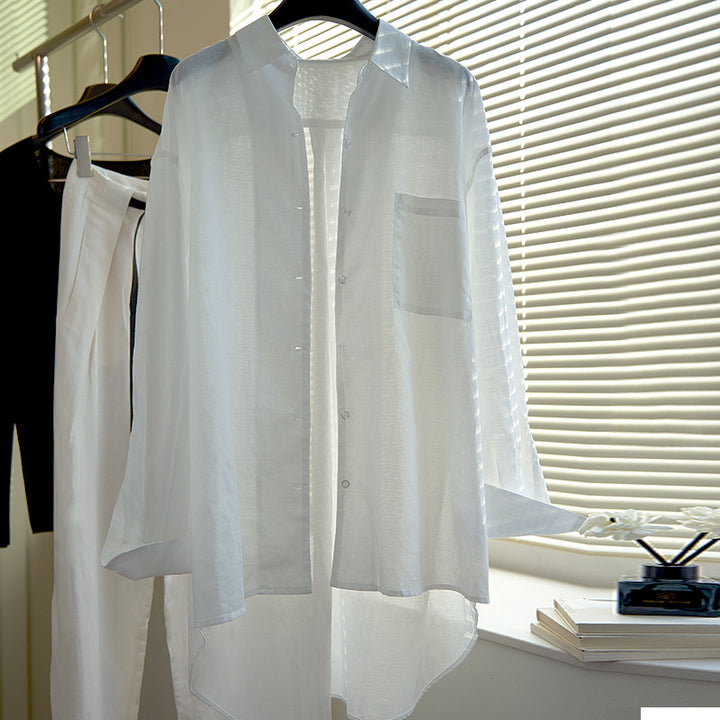 Chemisier léger et aérien pour femmes avec de longues manches et poche poitrine pratique Chic & Stil