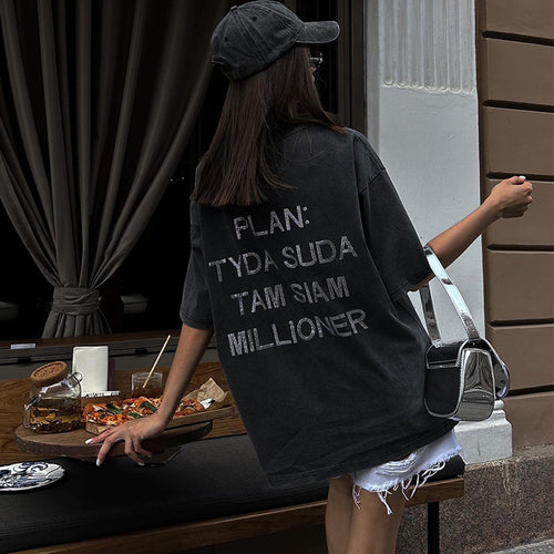 Oversized women's t-shirt with catchy Lune London print
