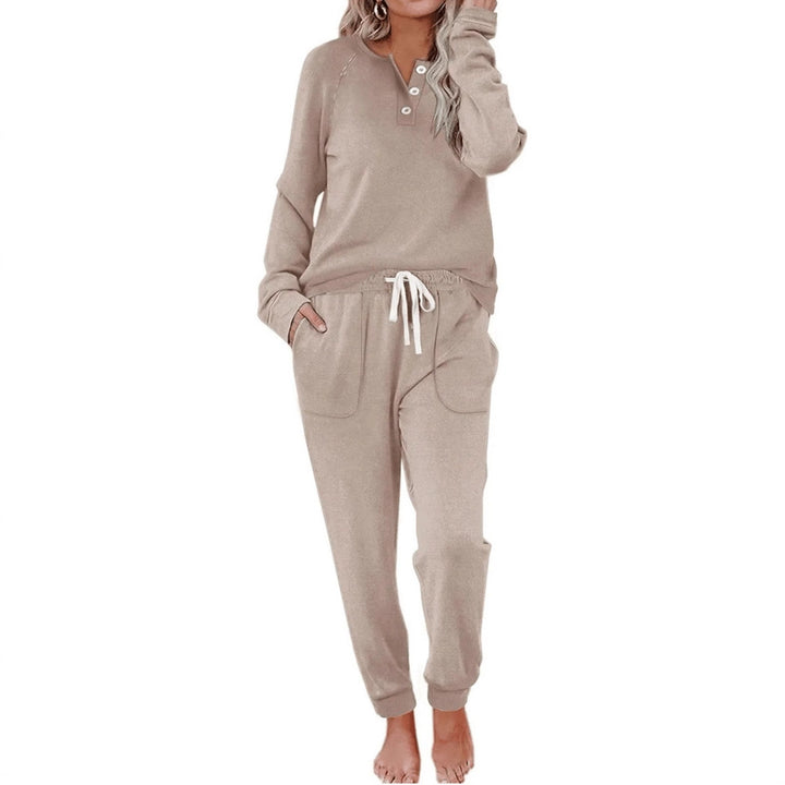Casual outfit for women with button placket and elastic waist Lune London
