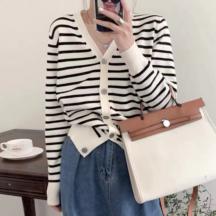 Women's knitted jacket with trendy striped pattern and classic V-neck Lune London