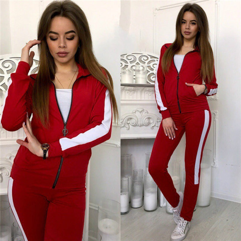 Ensemble de sport pour femmes avec des bandes contrastées élégantes et un col haut Chic & Stil