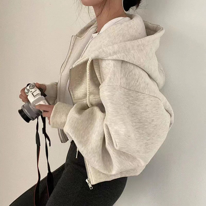 Women's cropped hoodie jacket with kangaroo pocket Chic & Stil