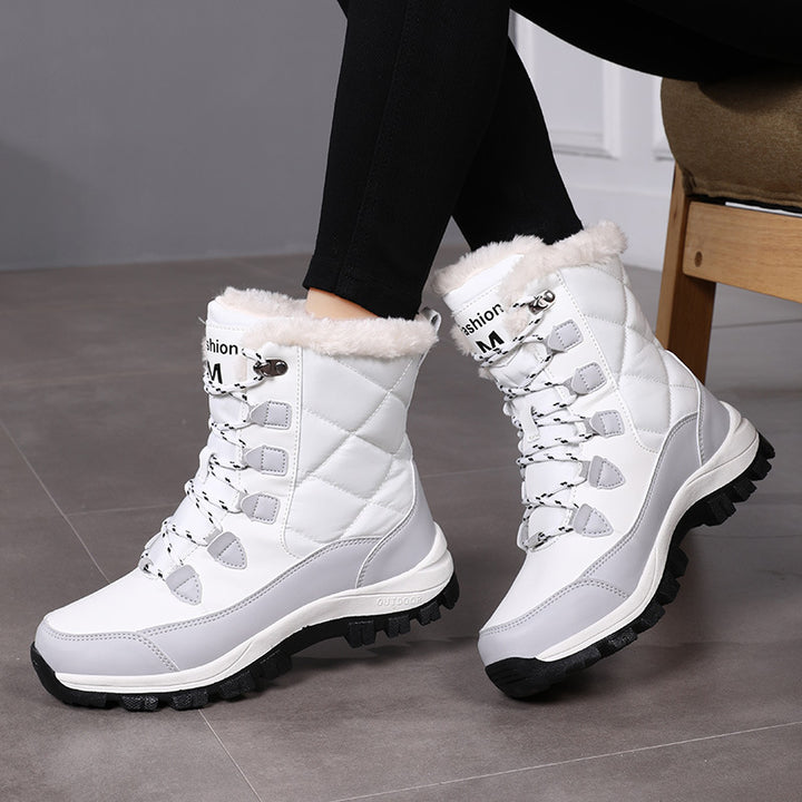 Insulated winter boots for women with non-slip sole and cozy lining Lune London