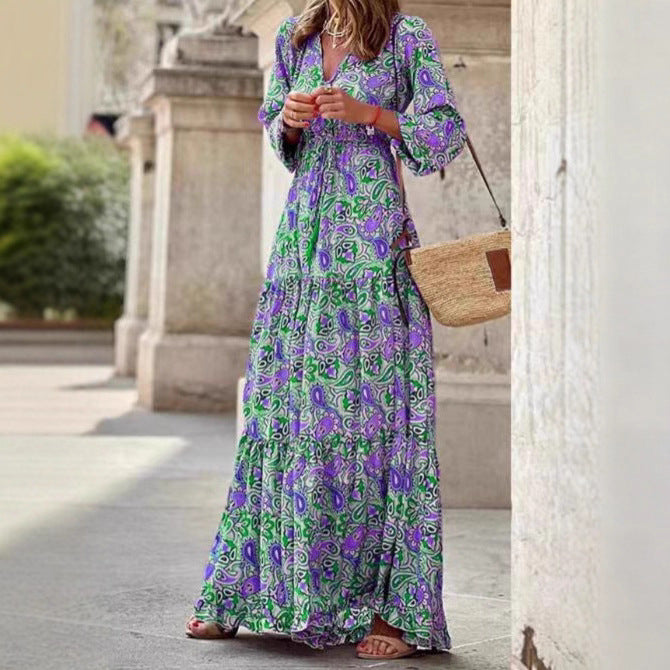 Robe Maxi Femme avec Motif Floral Traditionnel et Décolleté en V Chic & Stil