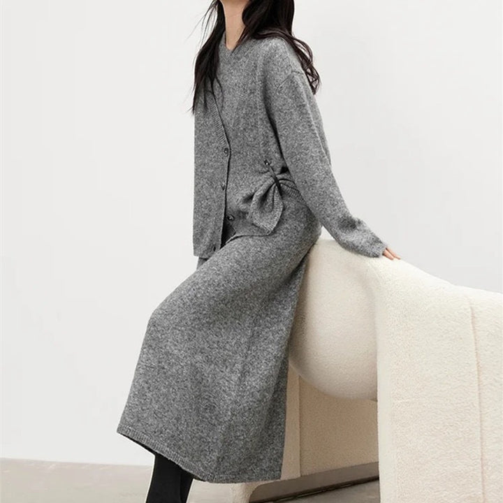 Cardigan pour femme avec décolleté en V profond et matériau doux Chic & Stil
