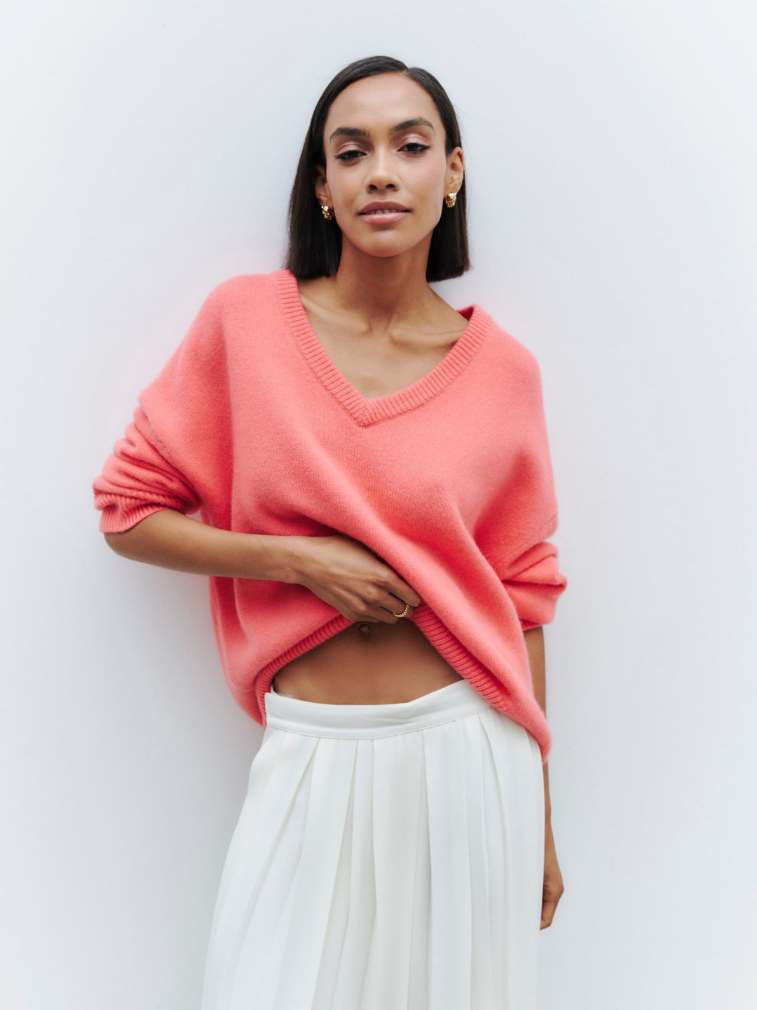 Viscose sweater for women with deep V-neckline and wide edges Lune London