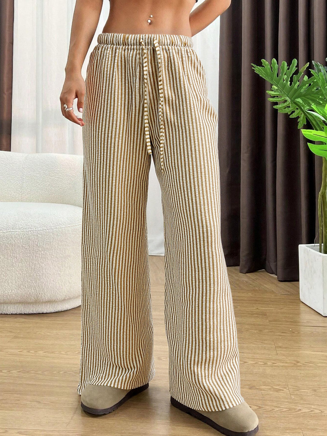 Pantalons décontractés pour femmes taille haute avec motif rayé Chic & Stil