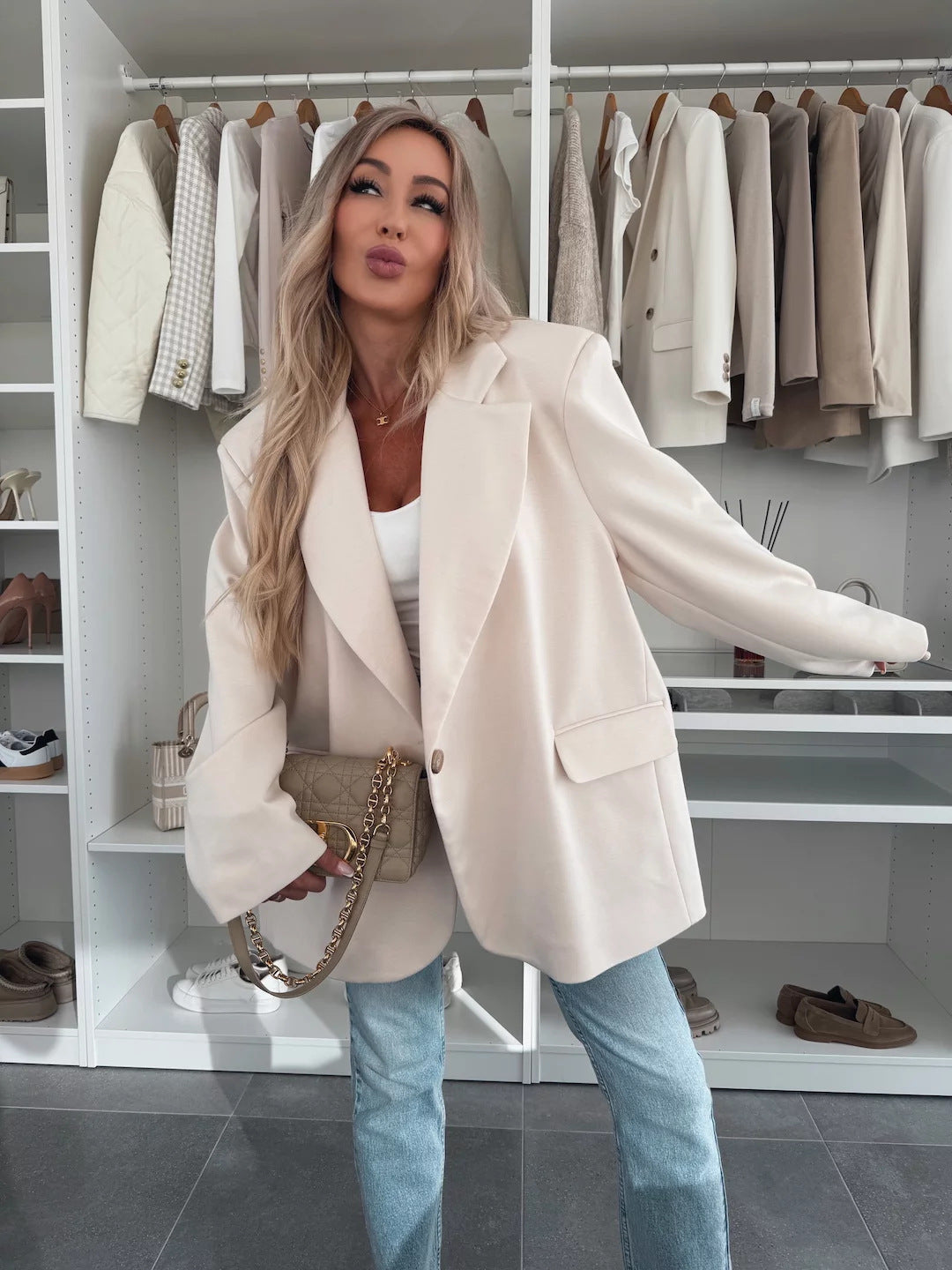 Oversized women's jacket with a chic cut and practical pockets Lune London