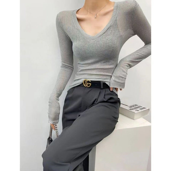 Ladies long-sleeved ribbed T-shirt with elegant V-neck Chic & Stil