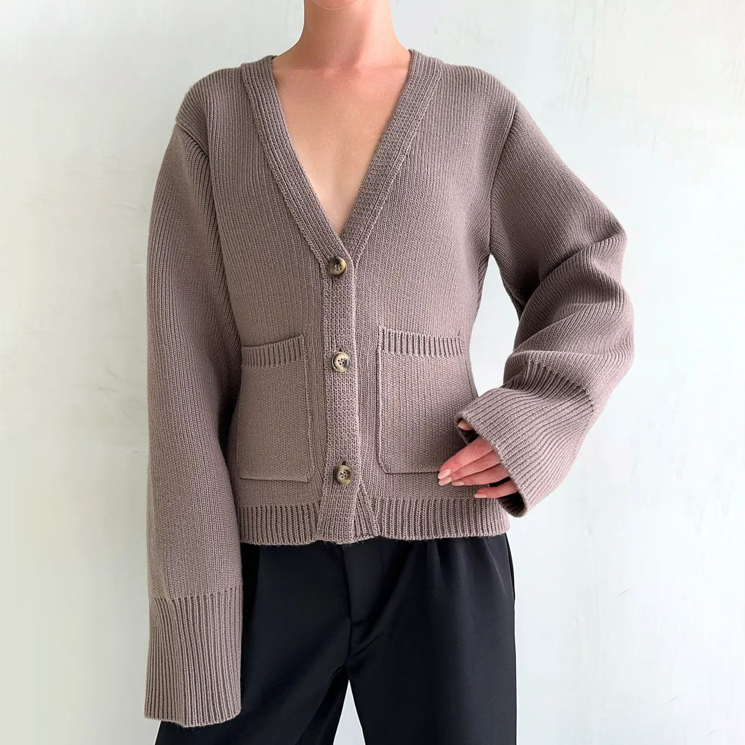Ladies cardigan with wide sleeves and practical pockets Lune London