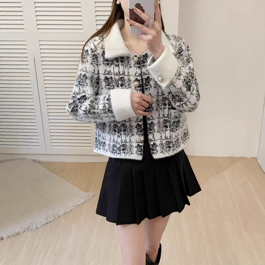 Women Elegant Knit Jacket with Pearl Buttons and Chic Collar