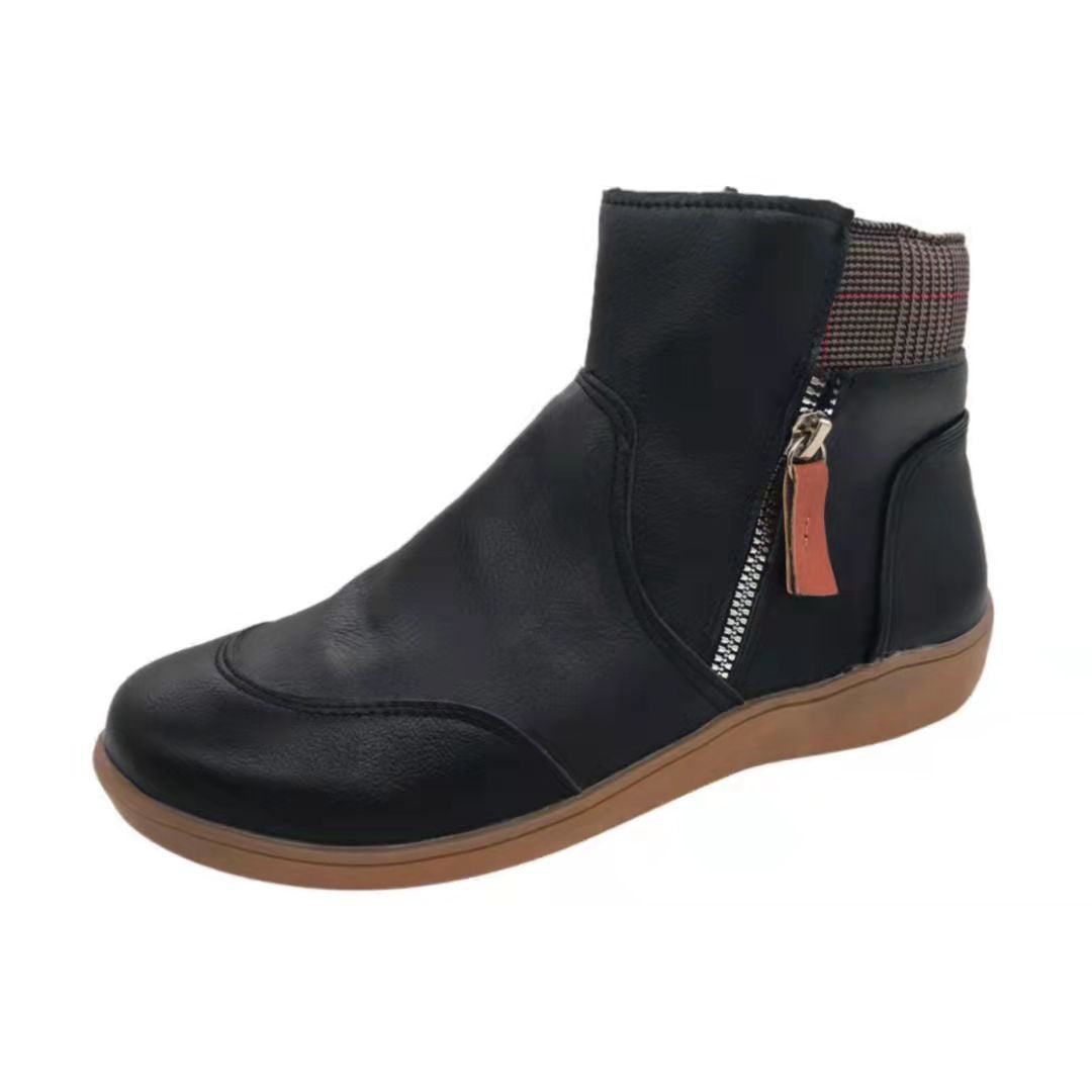 Comfortable women's boots with trendy zipper and ergonomic sole Lune London