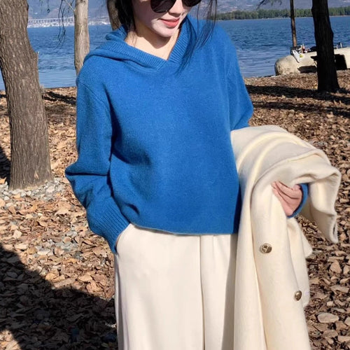 Knitted pullover for women with V-neck and hood Lune London