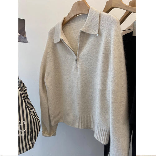 Comfortable sweater for women with high collar and short zipper Lune London