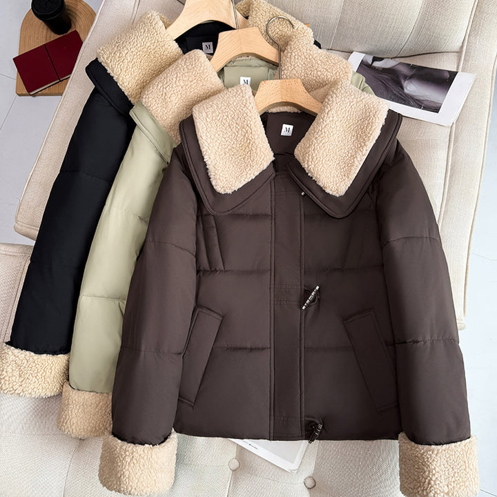 Short quilted jacket for women with an oversized fit and faux fur collar Lune London