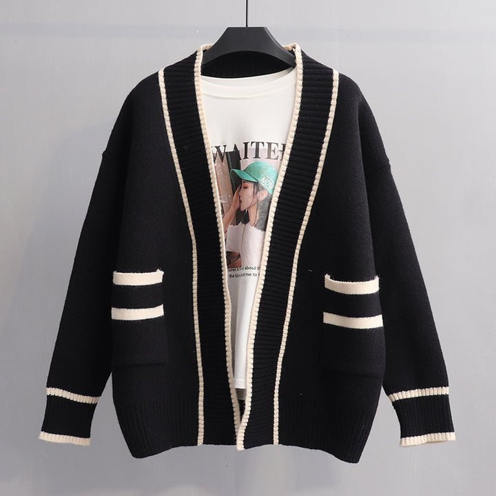 Ladies casual cardigan with large pockets and contrasting details Lune London