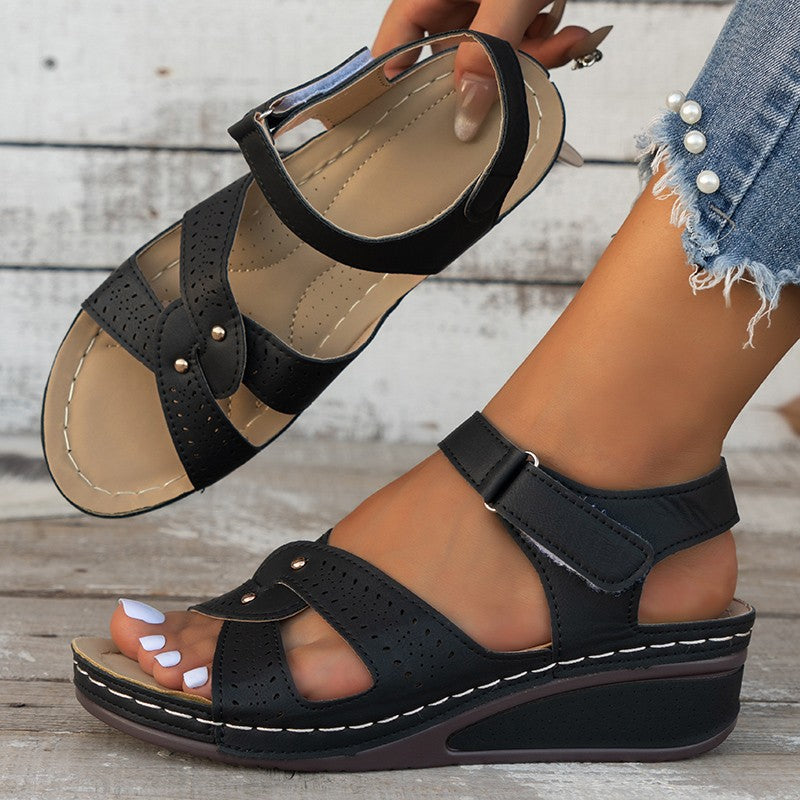 Wedge heel sandals for women with a refined strap design Lune London
