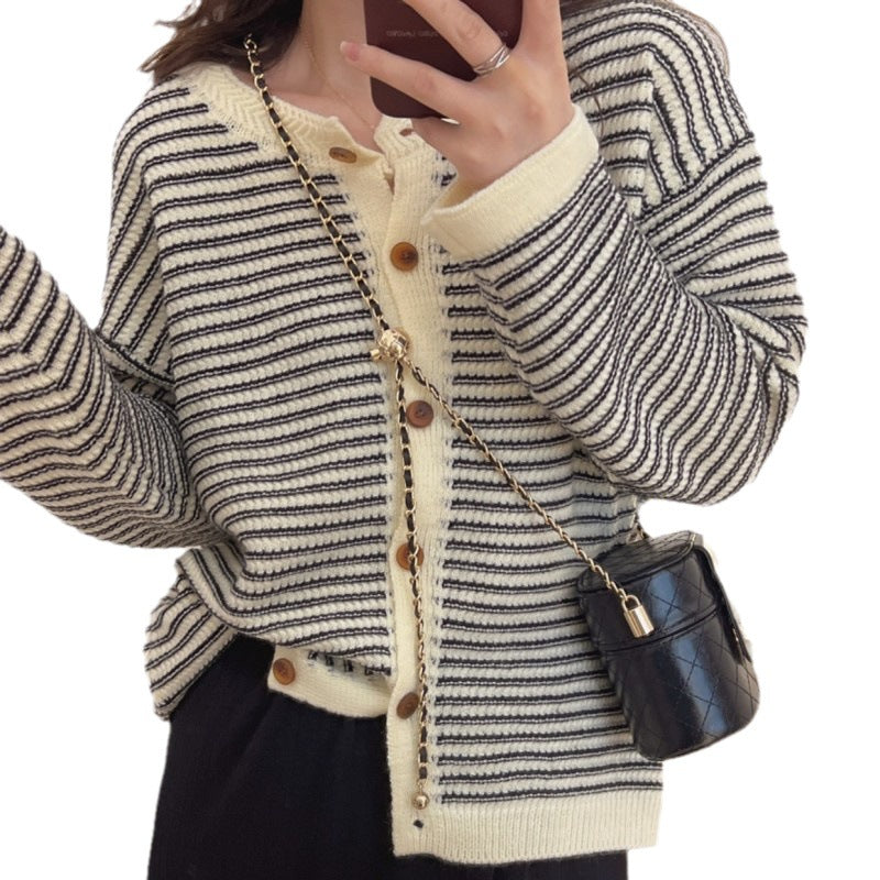 Casual knit jacket for women with modern stripes Lune London