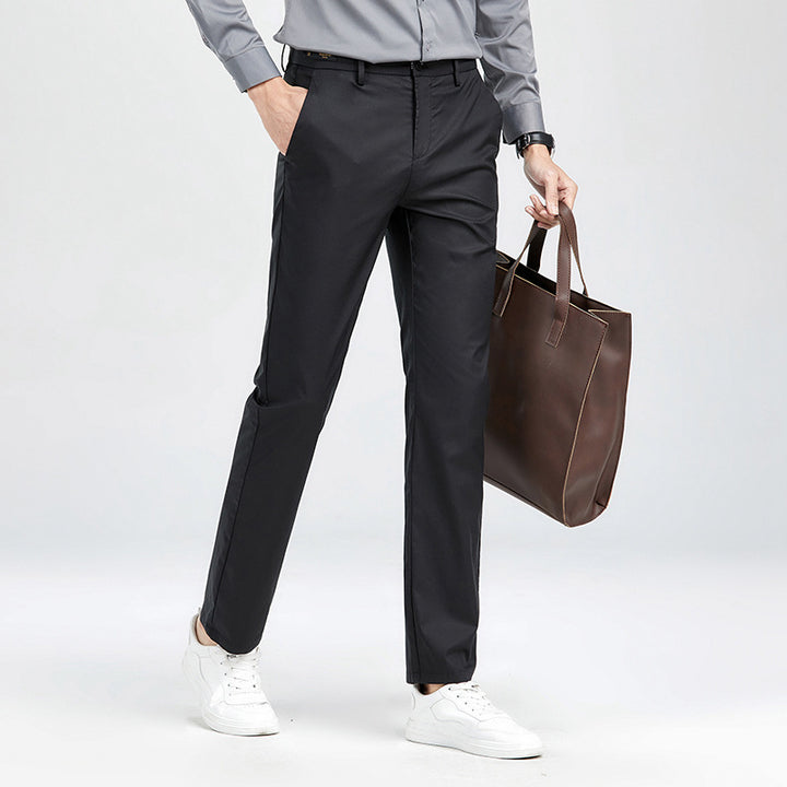 Elegant chino pants for men with breathable features and a practical cut Lune London