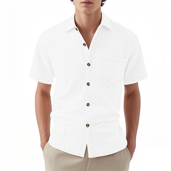 Short sleeve shirt for men with a modern structured design and a practical chest pocket Lune London
