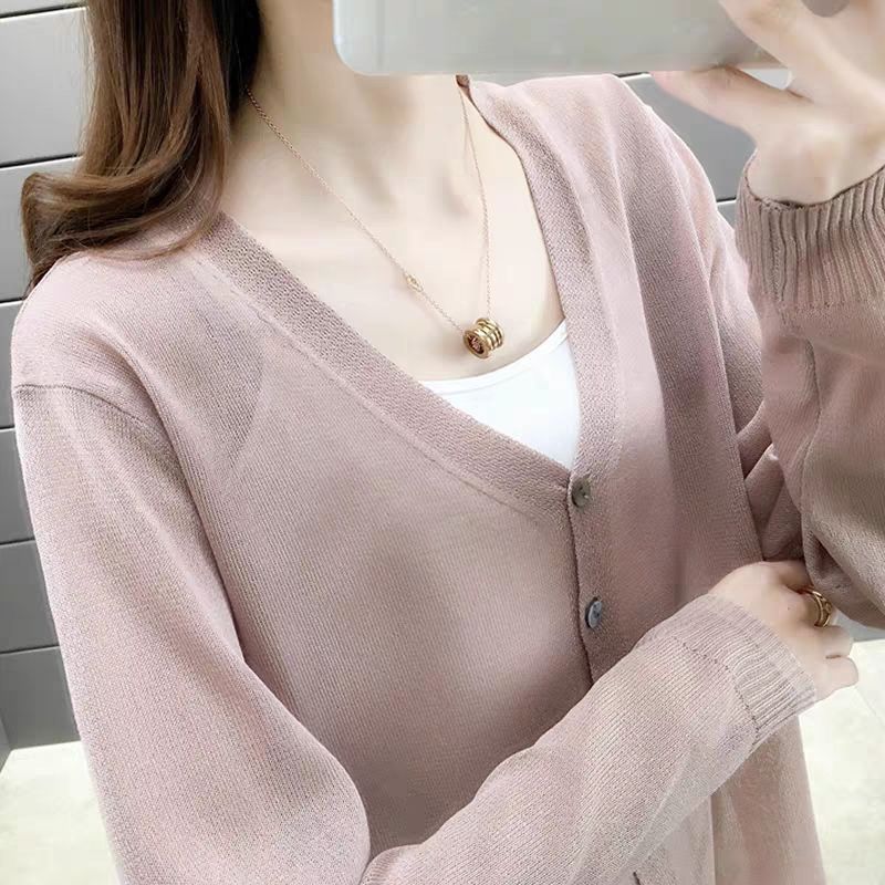 Cardigan femme avec col en V et détails de boutons Chic & Stil