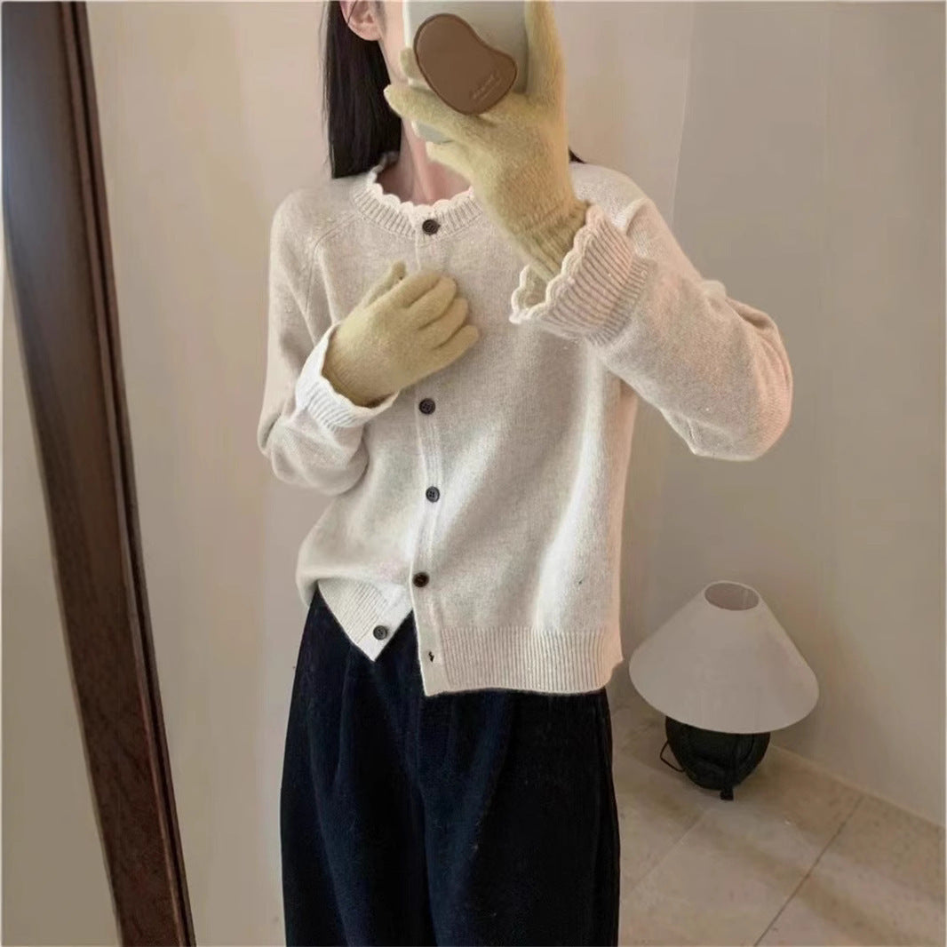 Ladies cozy knit cardigan with ribbed detail and button closure Lune London
