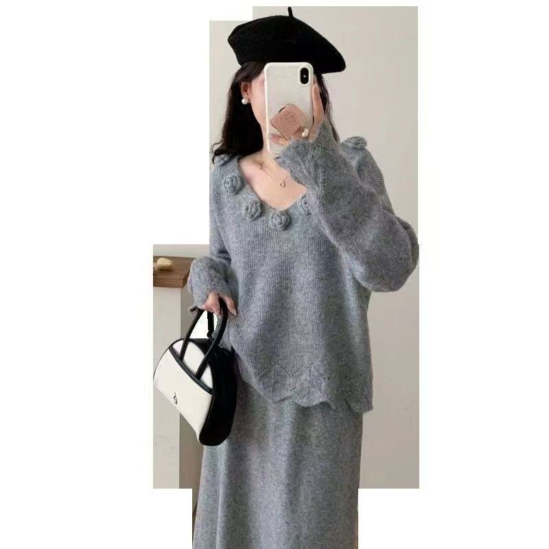 Robe tricotée élégante pour femmes avec des appliqués floraux uniques Chic & Stil