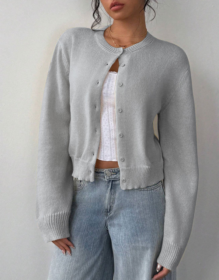 Cardigan pour femmes avec texture à fines côtes et design boutonné Chic & Stil