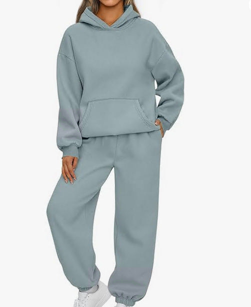 Combinaison de survêtement décontractée pour femmes avec un hoodie spacieux et des joggers confortables Chic & Stil