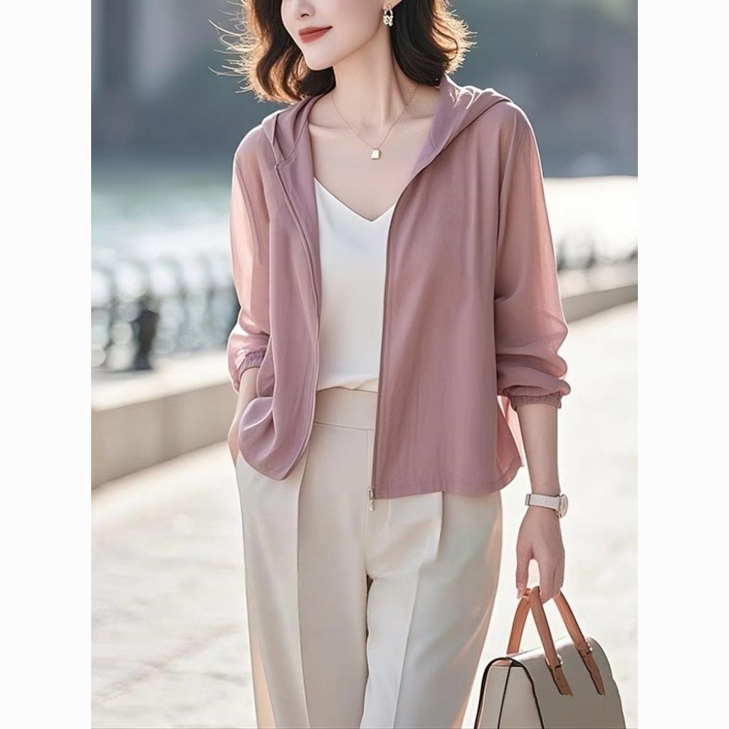 Veste de transition légère pour femmes avec capuche et fermeture éclair pratique Chic & Stil