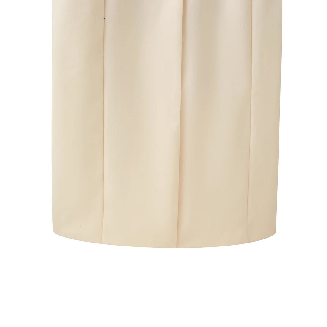 Elegant trench coat for ladies with a large collar and fitted belt Lune London