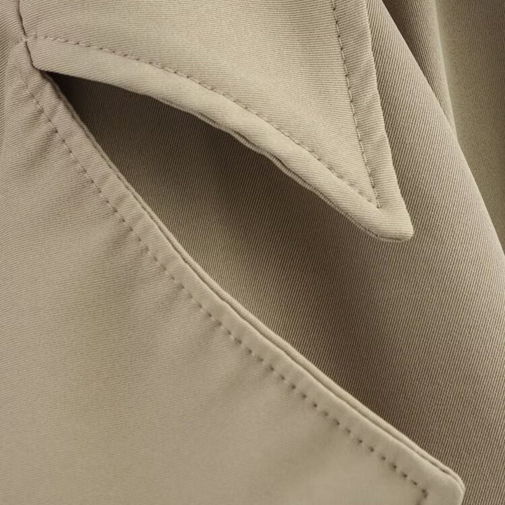 Modern trench coat for women with large collar and practical pockets Lune London