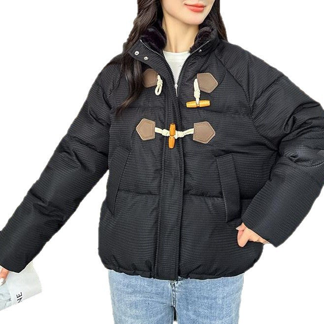 Veste matelassée oversize pour femme avec col haut et détails de bouton Chic & Stil