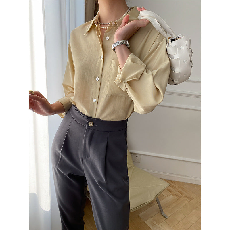 Women's elegant and airy blouse with button details Chic & Stil