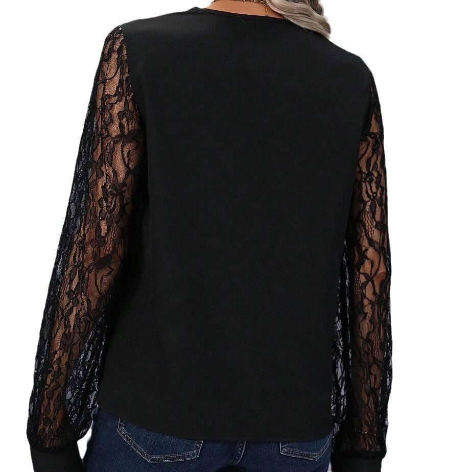 Ladies elegant top with lace details and V-neck Lune London