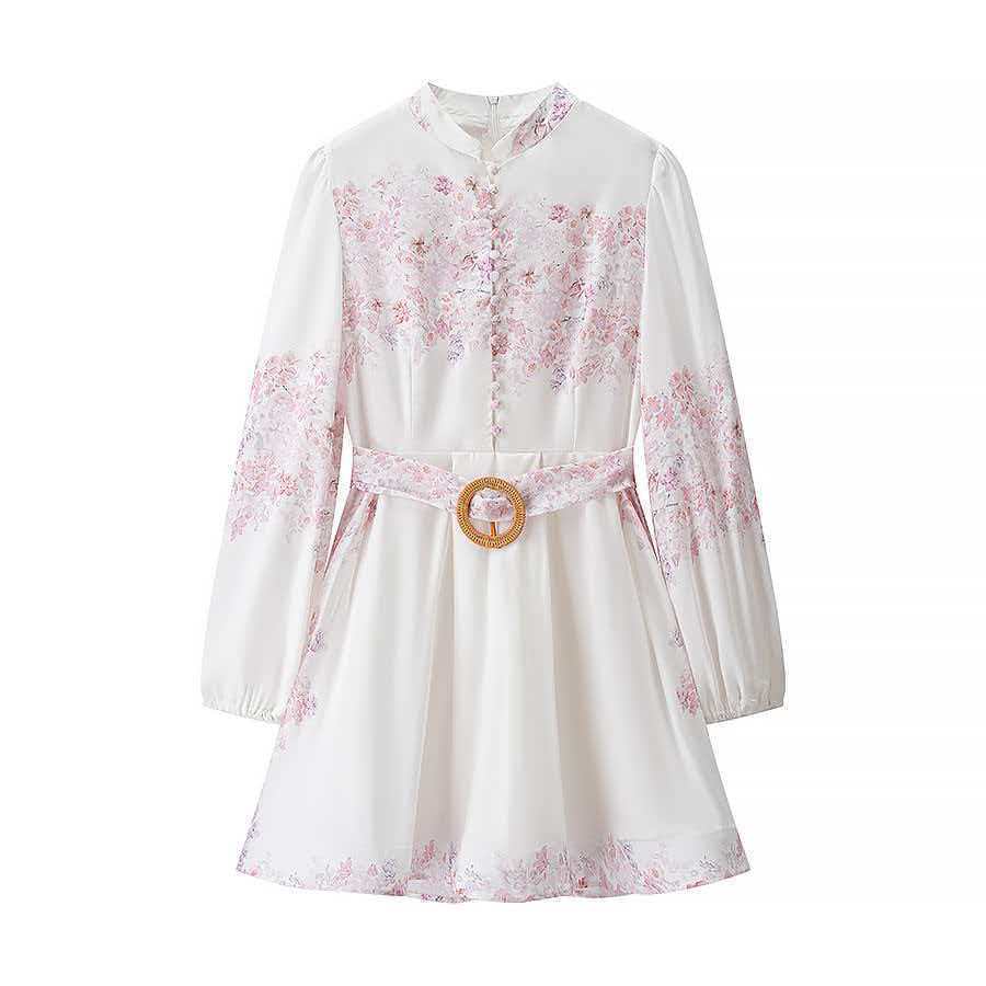 Robe chemise pour femmes avec motif floral et ceinture à la taille Chic & Stil