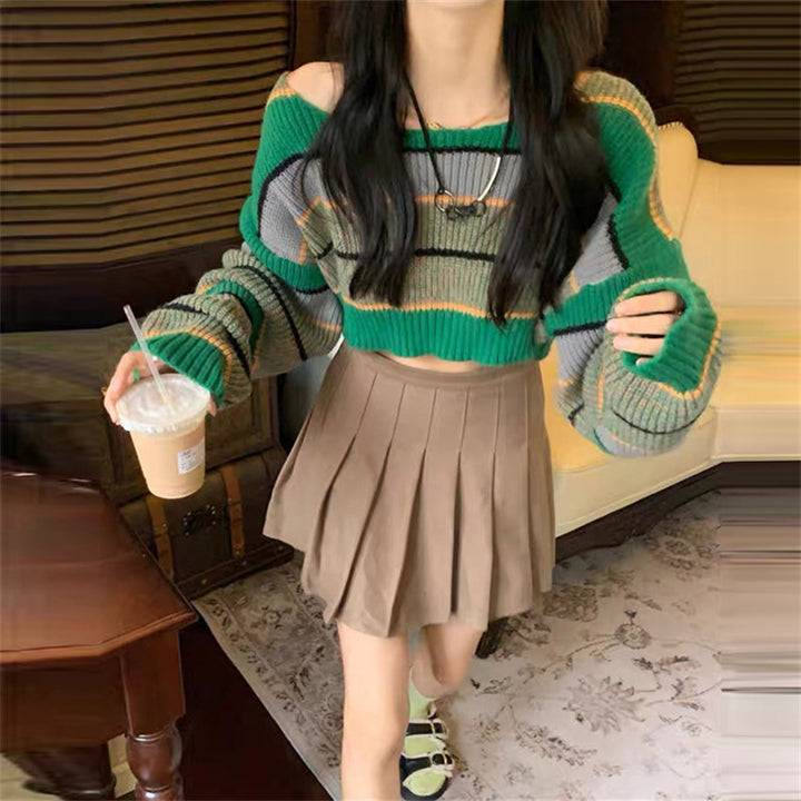 Casual short knit pullover for women with wide sleeves and a striped pattern Lune London