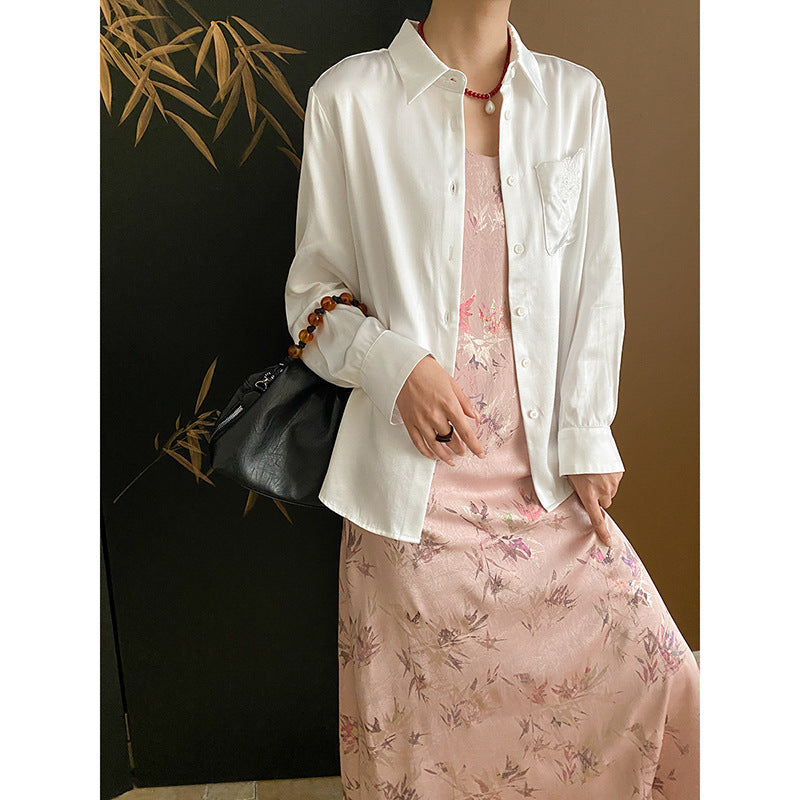 Women casual blouse with fine texture and fashionable cut Chic & Stil